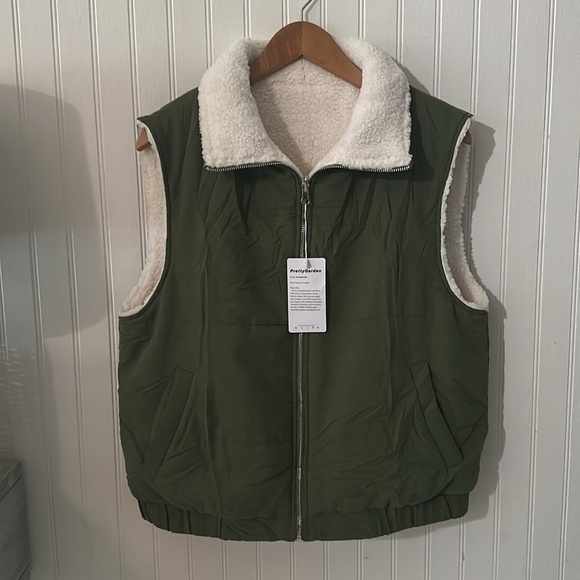 New! Pretty Garden Forest Green Vest sz Small - Picture 3 of 14